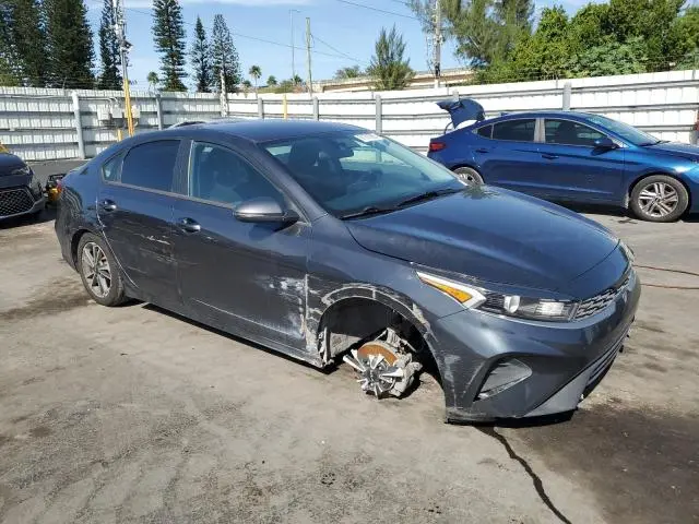 2023 KIA FORTE LX  