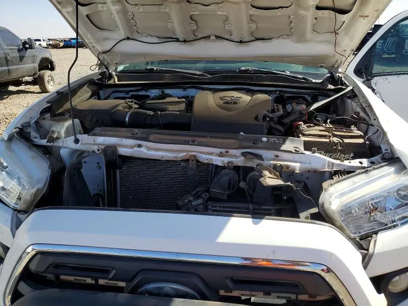 2019 TOYOTA TACOMA SR5 V6  