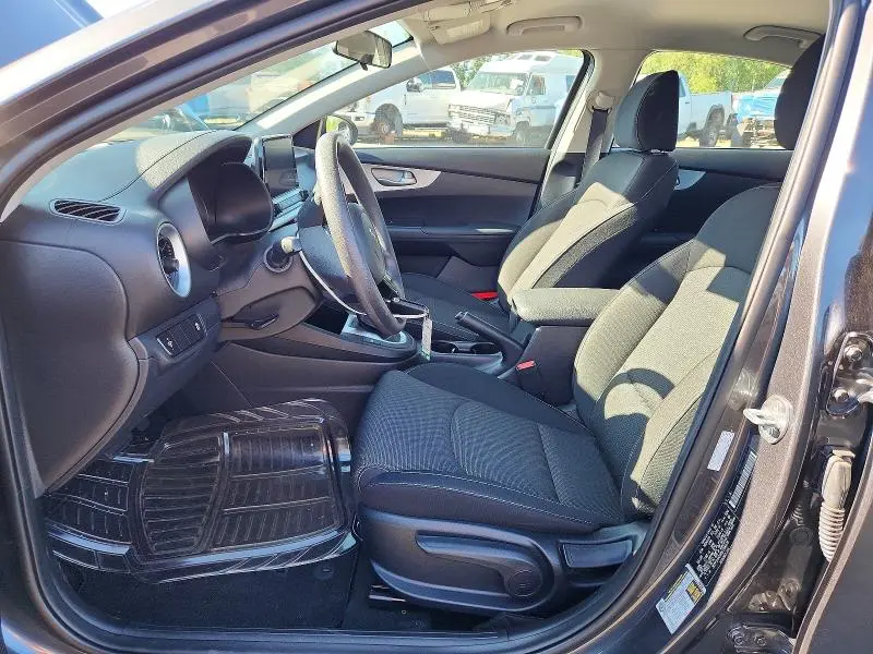 2024 KIA FORTE LX  