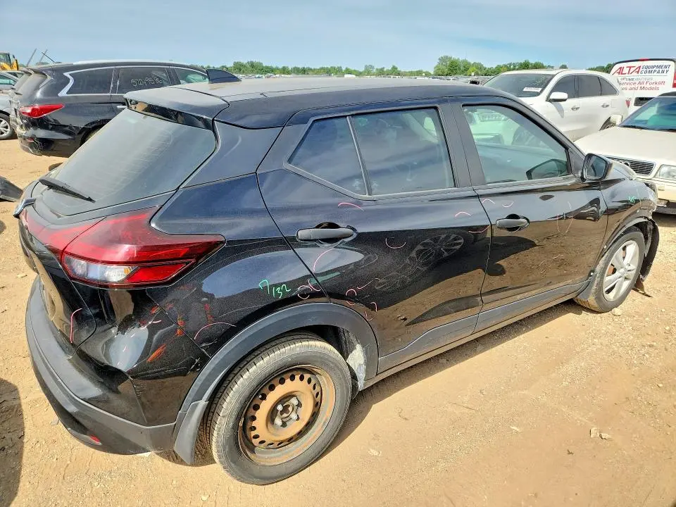 2021 NISSAN KICKS S  