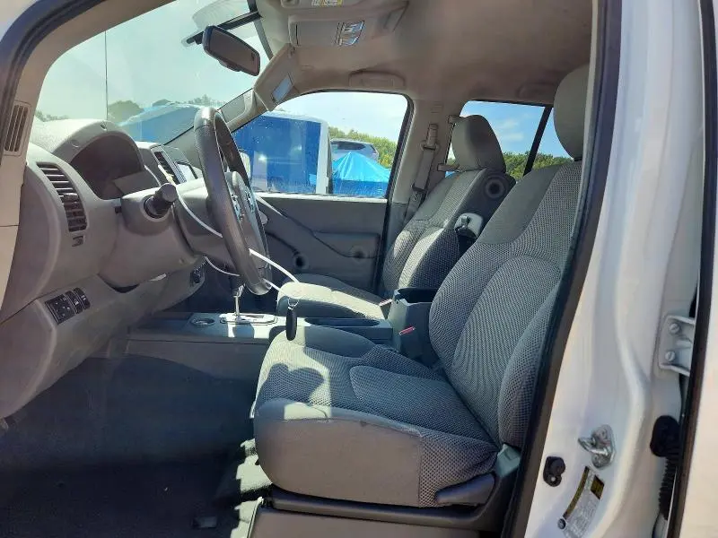 2021 NISSAN FRONTIER SV  