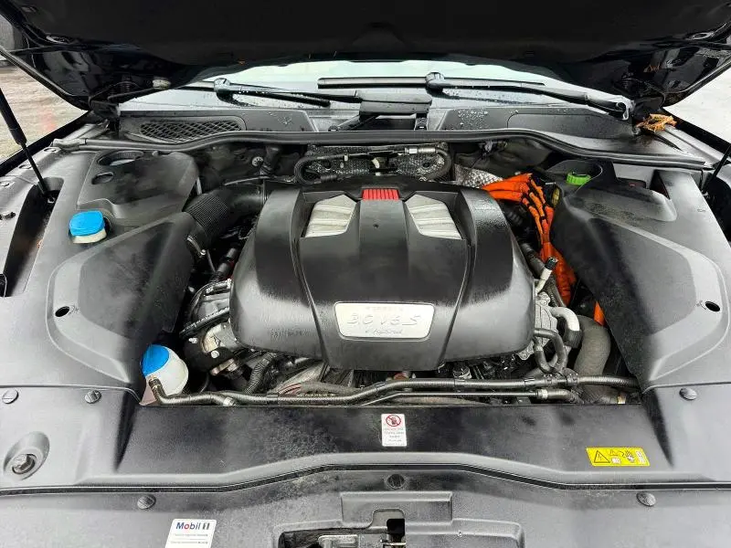 2017 PORSCHE CAYENNE SE HYBRID PLATINUM  