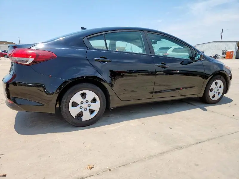 2017 KIA FORTE LX  