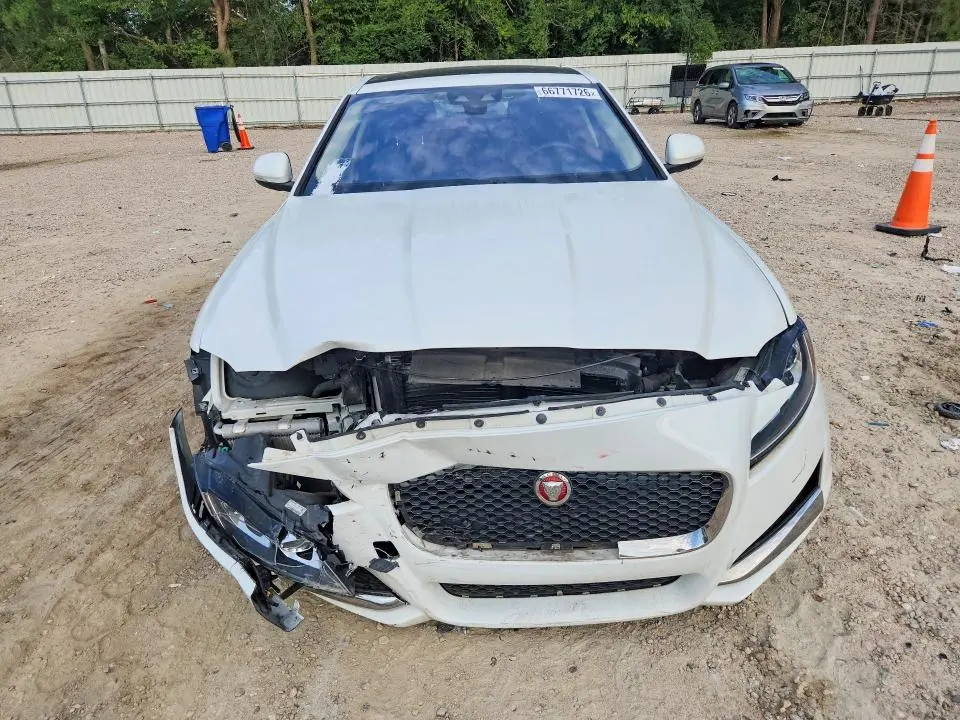 2019 JAGUAR XF PREMIUM  
