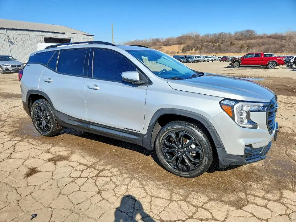 2022 GMC TERRAIN SLT  