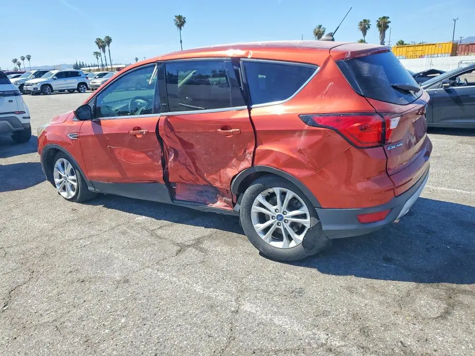 2019 FORD ESCAPE SE  