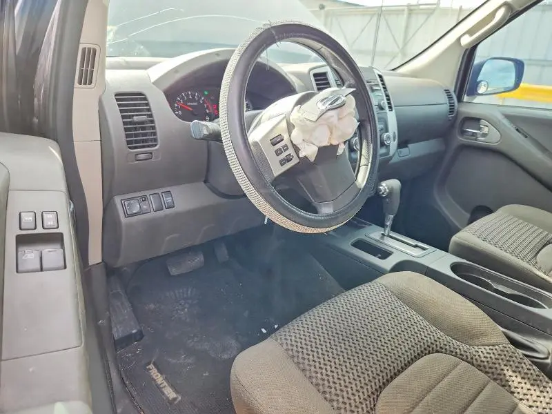 2013 NISSAN FRONTIER S  
