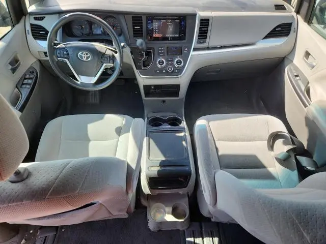 2017 TOYOTA SIENNA LE