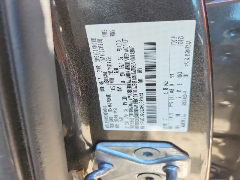 2017 FORD ESCAPE SE  