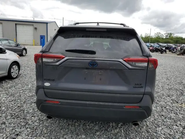 2024 TOYOTA RAV4 XLE  