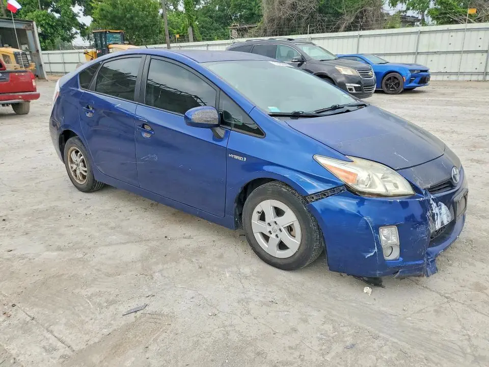 2011 TOYOTA PRIUS THREE  