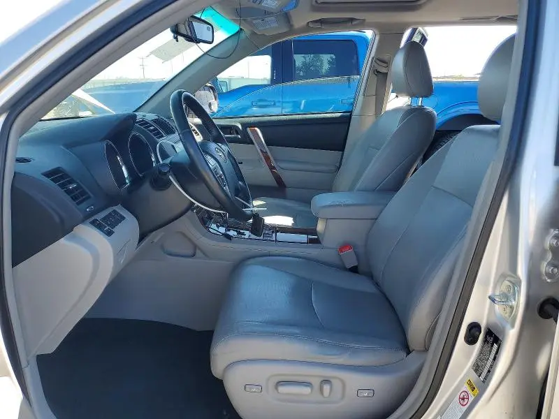 2012 TOYOTA HIGHLANDER   