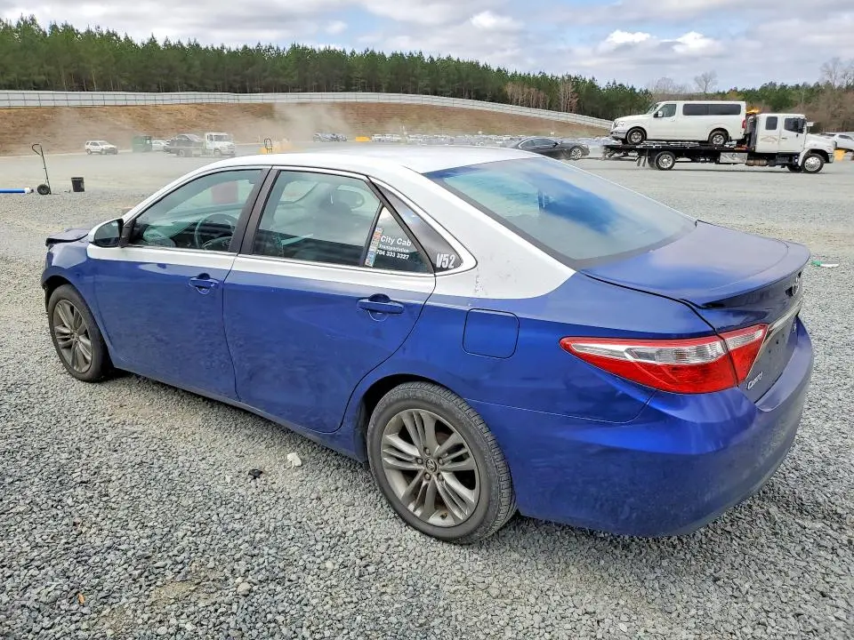 2016 TOYOTA CAMRY SE  