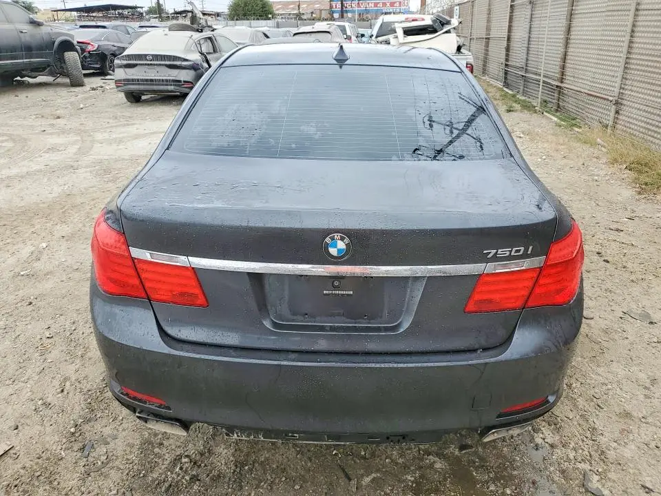 2011 BMW 750 XI  