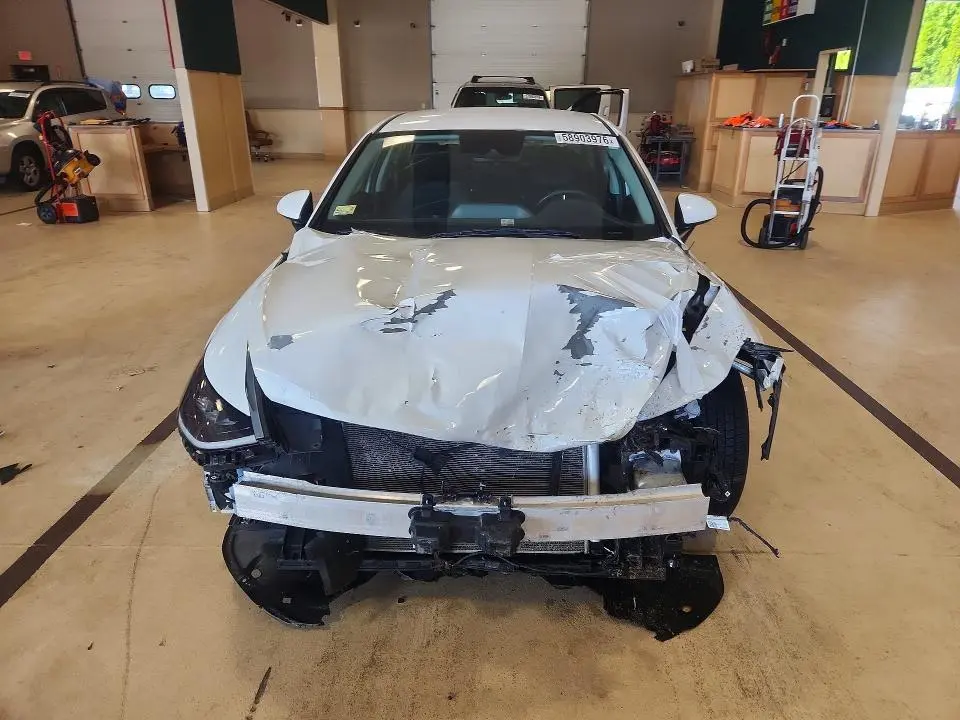 2021 HYUNDAI SONATA SE  