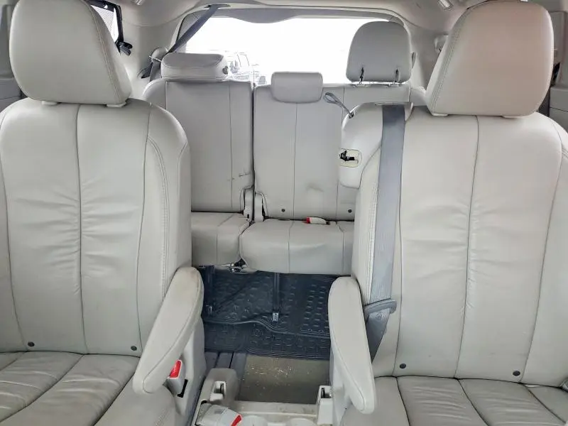 2012 TOYOTA SIENNA XLE  