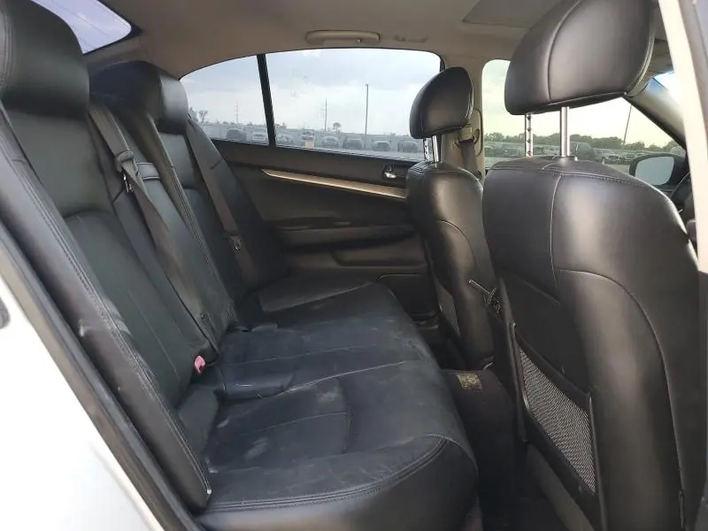 2011 INFINITI G37   