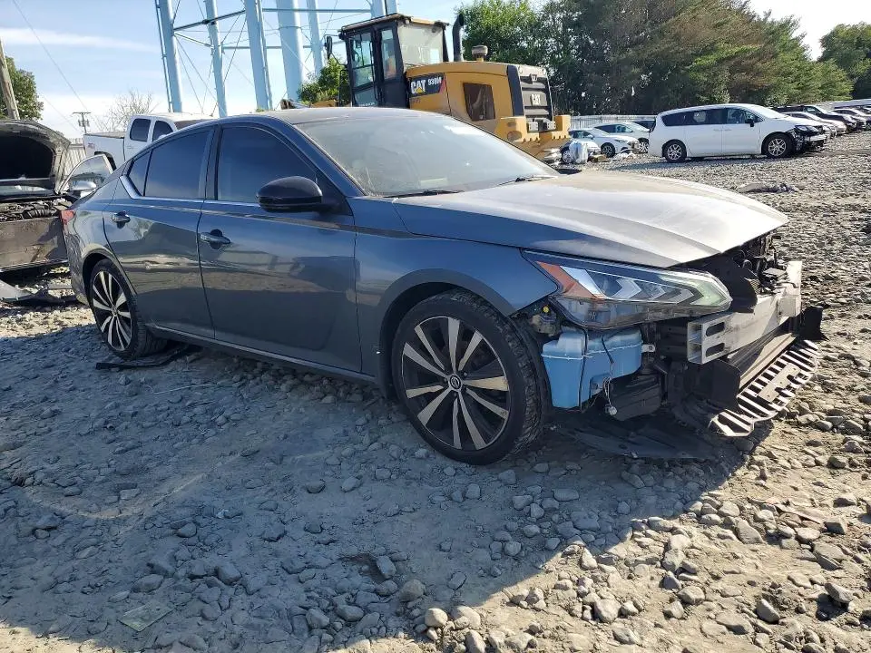 2019 NISSAN ALTIMA SR  