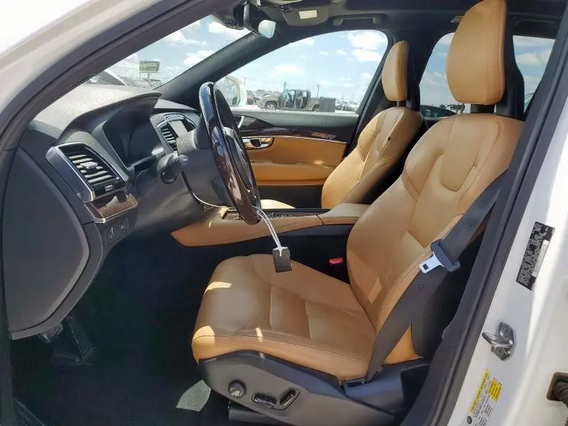 2016 VOLVO XC90 T6  
