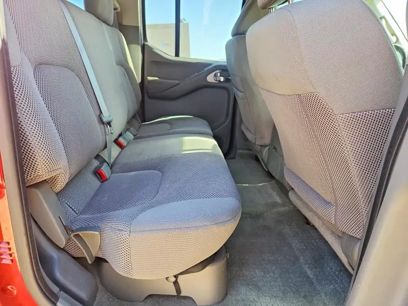 2016 NISSAN FRONTIER SV  