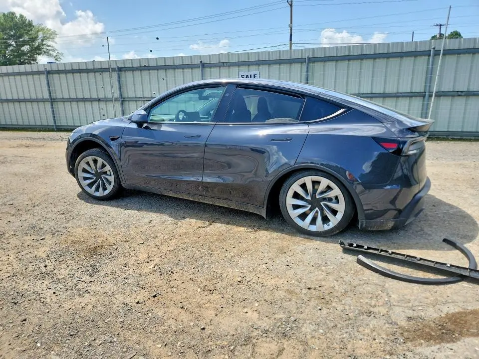 2026 TESLA MODEL Y   