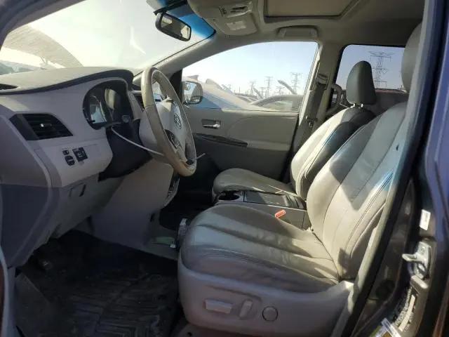 2014 TOYOTA SIENNA XLE