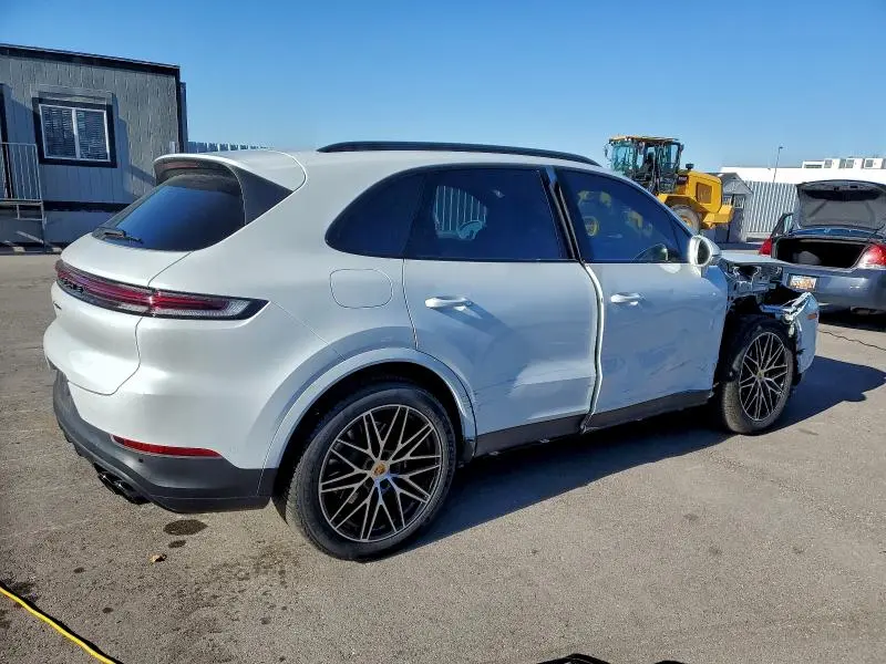 2025 PORSCHE CAYENNE   
