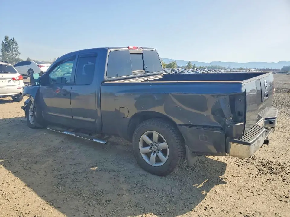 2011 NISSAN TITAN SV  