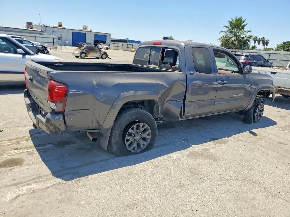 2022 TOYOTA TACOMA SR5 V6  