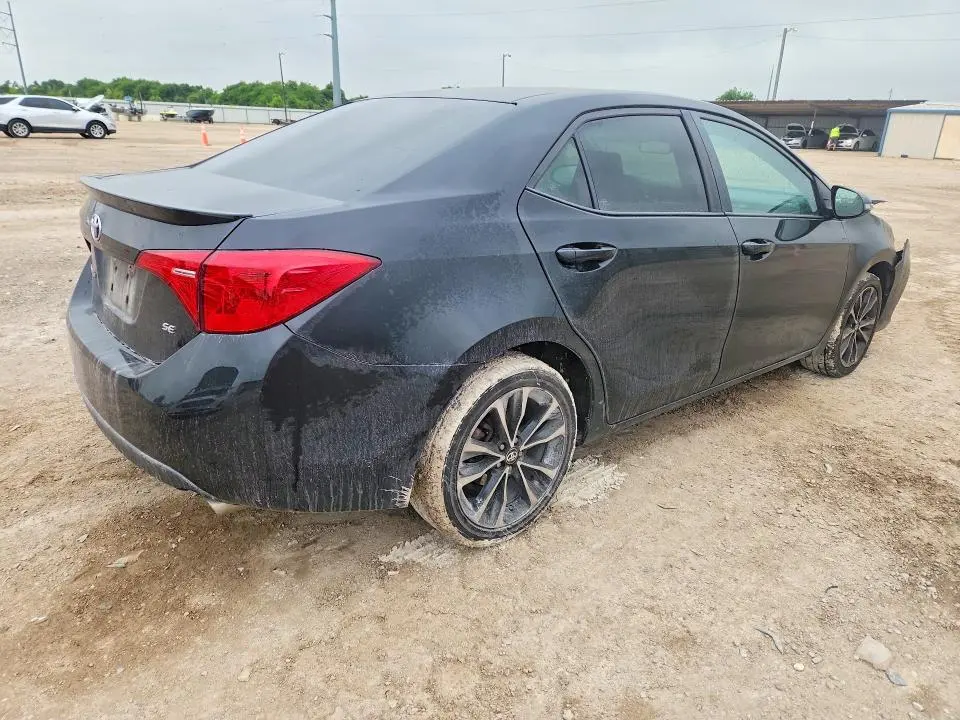 2018 TOYOTA COROLLA SE  