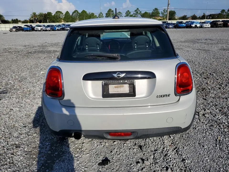 2016 MINI COOPER   