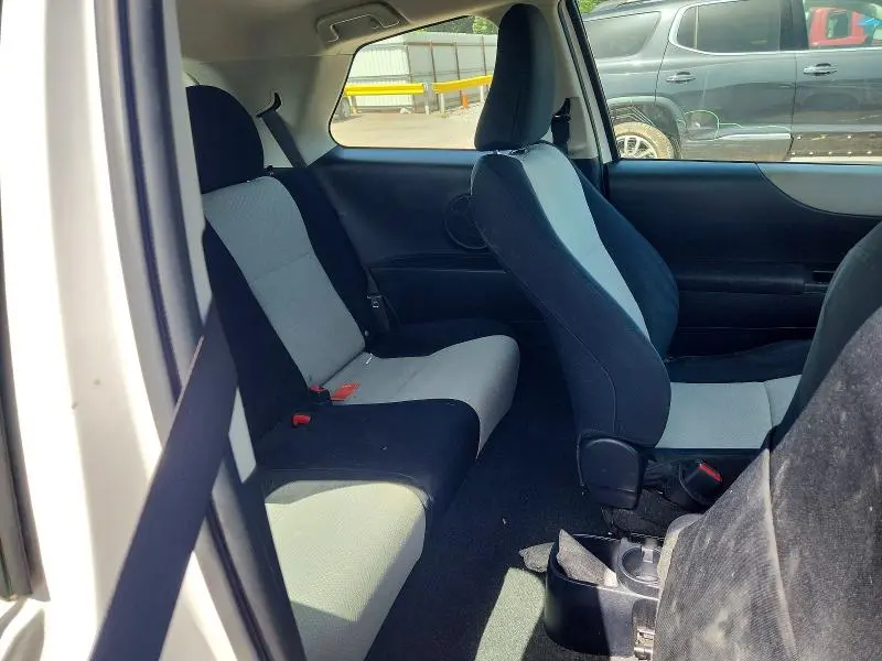 2012 TOYOTA YARIS 3-DOOR LE  