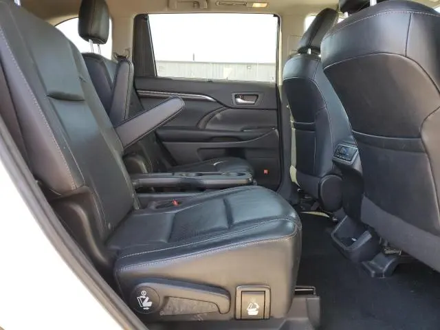 2016 TOYOTA HIGHLANDER LIMITED  