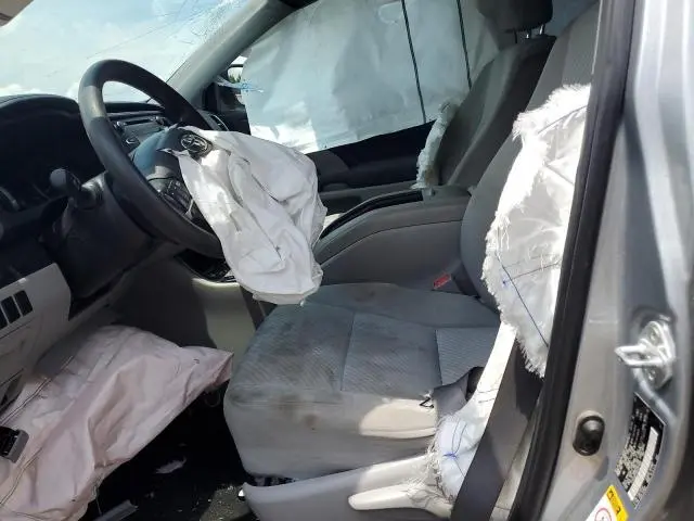 2019 TOYOTA HIGHLANDER LE  