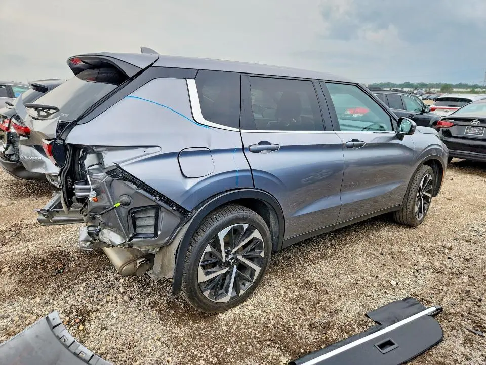 2024 MITSUBISHI OUTLANDER SE  