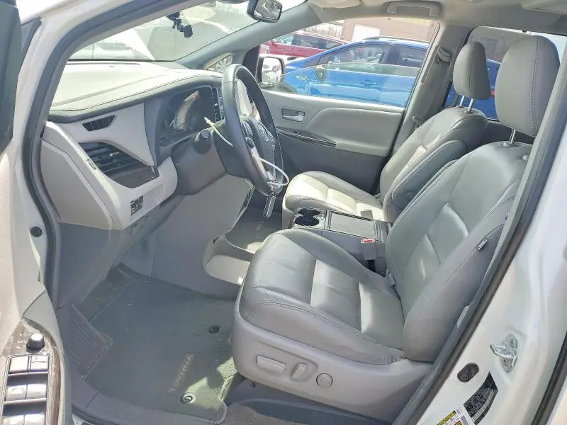 2018 TOYOTA SIENNA XLE PREMIUM 7-PASSENGER  