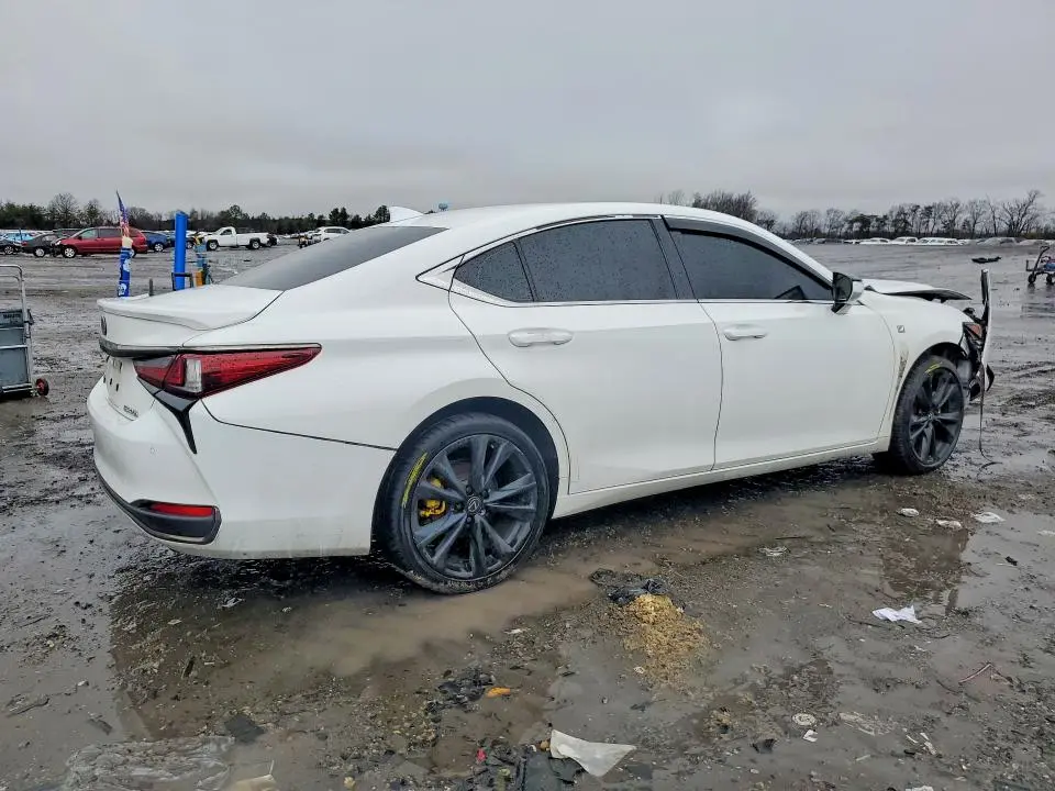 2023 LEXS ES 300H F SPORT HANDLING  