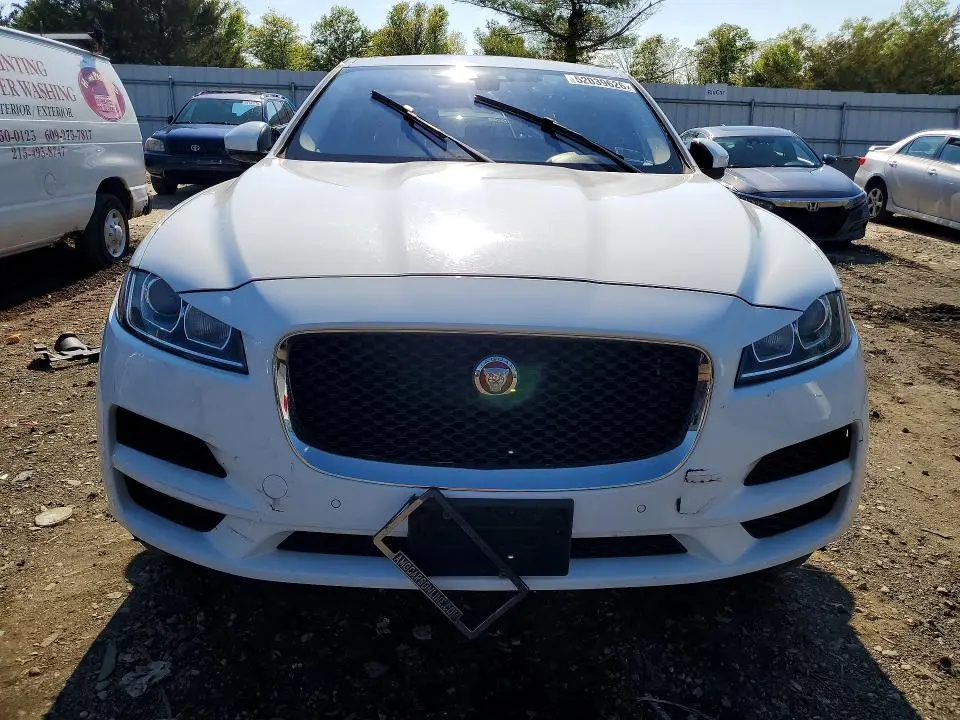 2019 JAGUAR F-PACE   