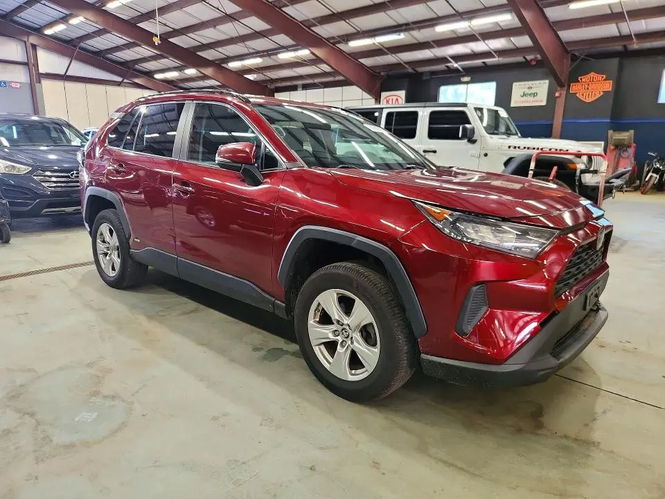 2019 TOYOTA RAV4 LE  