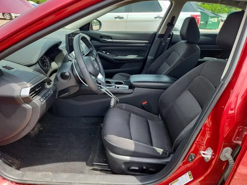 2023 NISSAN ALTIMA SV  
