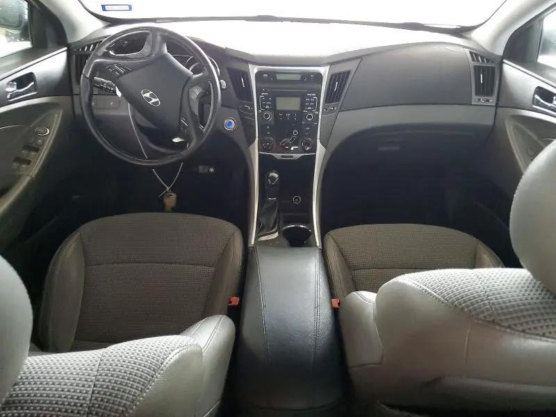 2011 HYUNDAI SONATA SE  