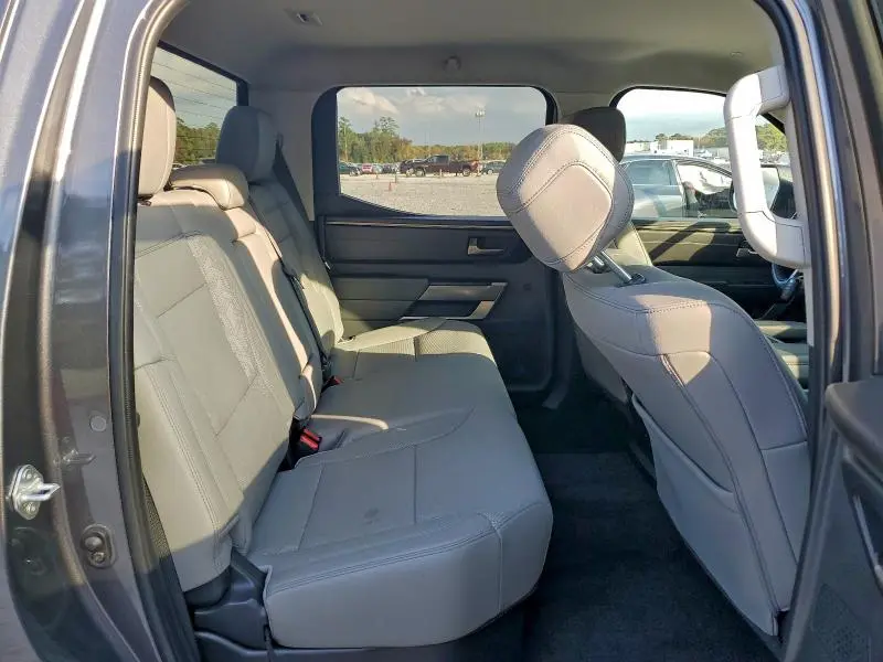 2024 TOYOTA TUNDRA CREWMAX SR  