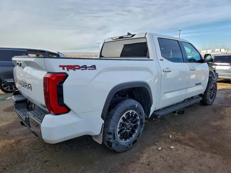 2025 TOYOTA TUNDRA SR5  