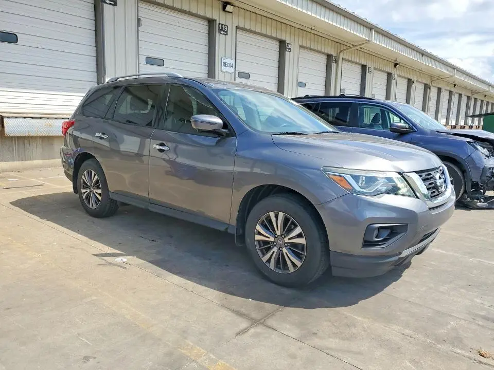 2017 NISSAN PATHFINDER SL  