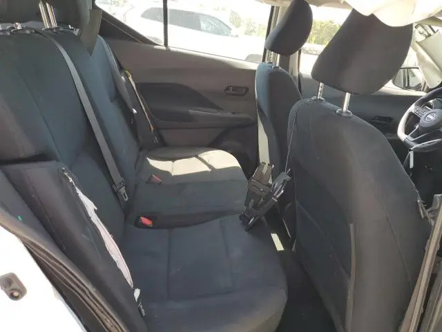 2024 NISSAN KICKS S  