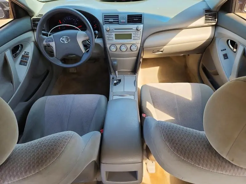 2010 TOYOTA CAMRY LE  
