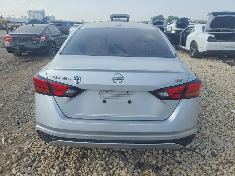 2023 NISSAN ALTIMA SV  