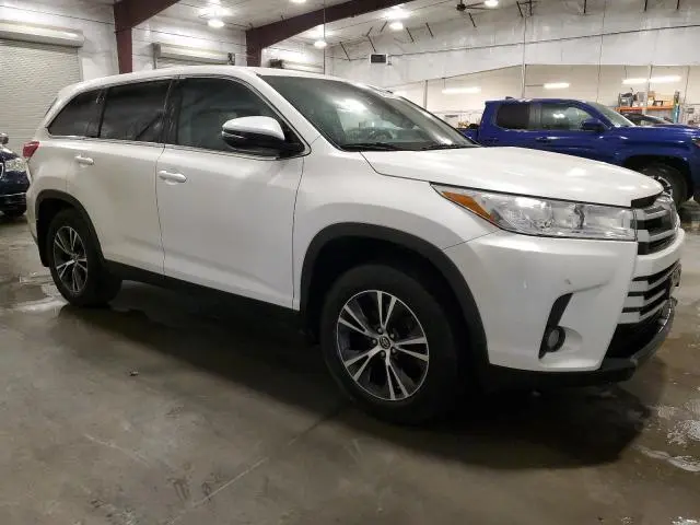 2019 TOYOTA HIGHLANDER LE  