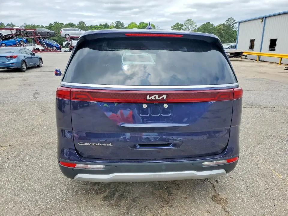 2022 KIA CARNIVAL LX  