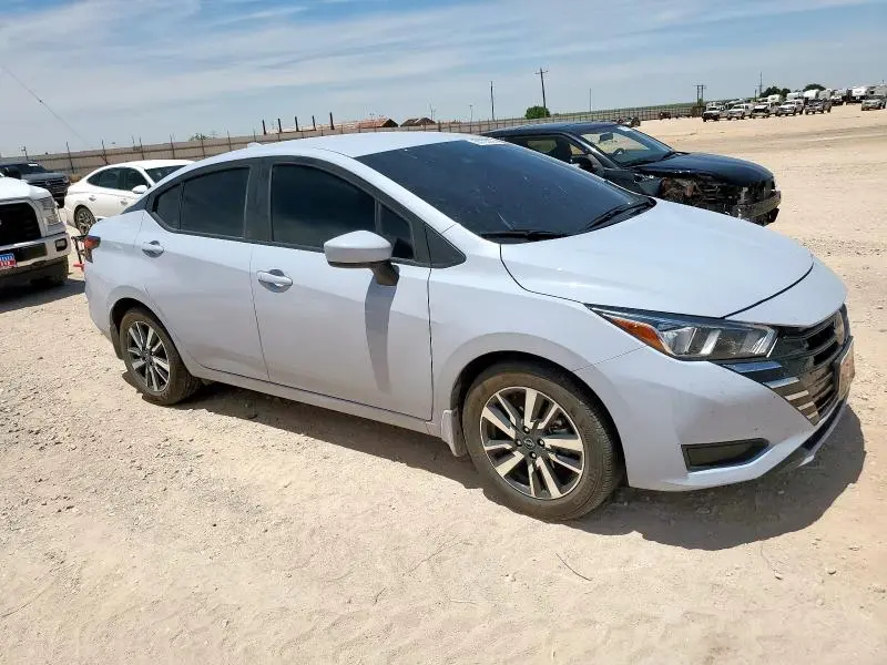 2024 NISSAN VERSA SV  
